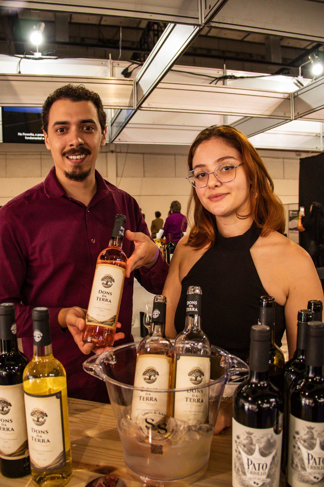 Equipe de sommeliers do Don Peratello em São Paulo — curadoria mensal de vinhos
